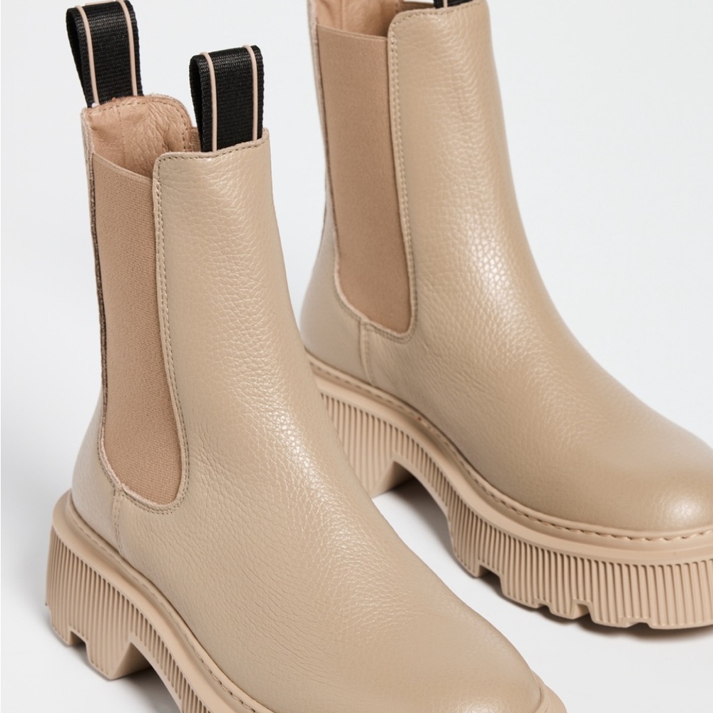 Tan Winter Chelsea Boots with Chunky Sole